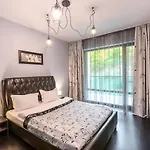 Tampa Gardens - Adults Only Apartamento Braşov