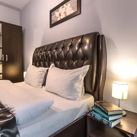 Апартаменти Tampa Gardens - Adults Only Брашов