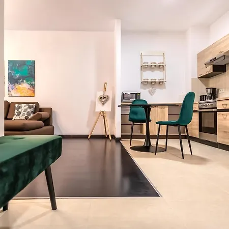 Tampa Gardens - Adults Only Брашов