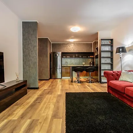 Tampa Gardens - Adults Only Apartament Brașov
