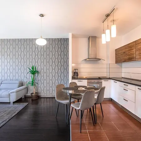 Tampa Gardens - Adults Only