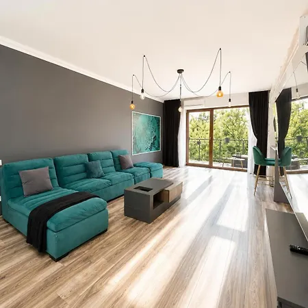 Tampa Gardens - Adults Only Apartament Brașov