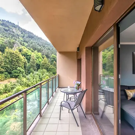 Tampa Gardens - Adults Only Апартаменти Брашов