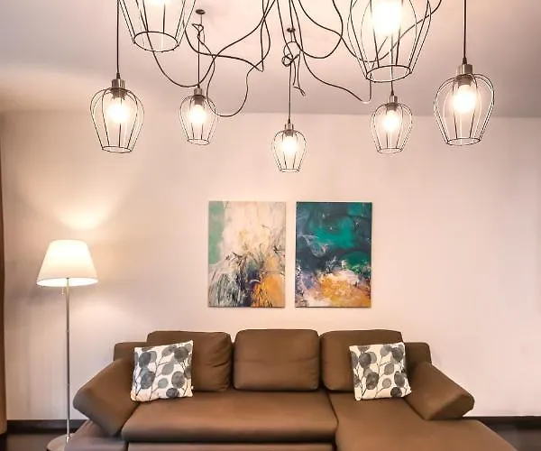 Tampa Gardens - Adults Only Daire Braşov