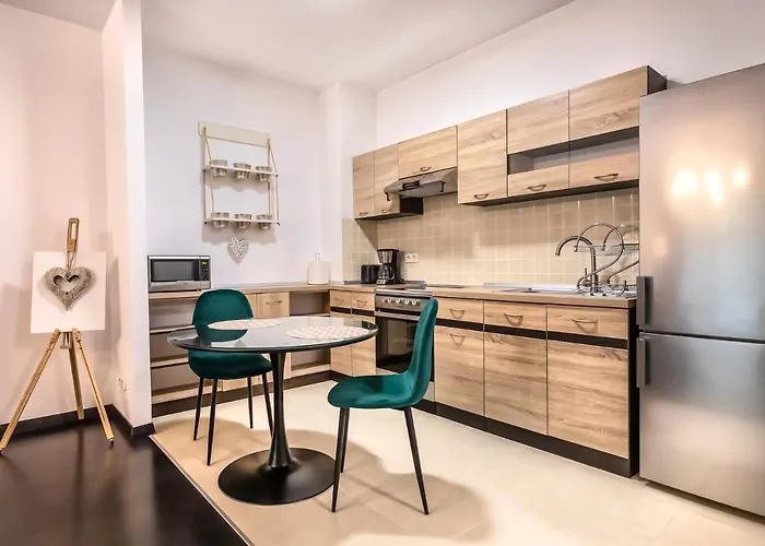 Tampa Gardens - Adults Only Appartement Braşov