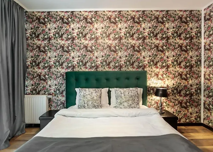 Tampa Gardens - Adults Only