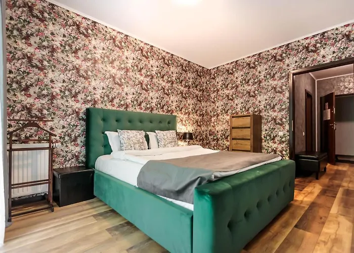 Tampa Gardens - Adults Only Appartement Braşov