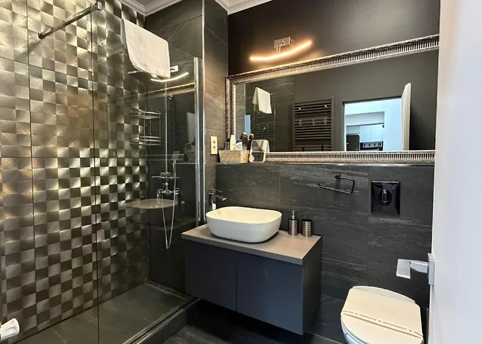 Tampa Gardens - Adults Only Daire Braşov