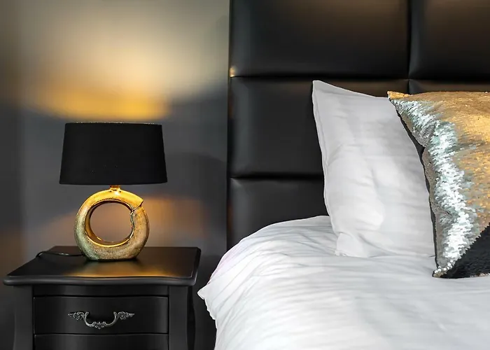 Tampa Gardens - Adults Only